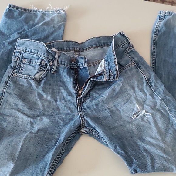 womens distressed Levi's 527, 29x30 - Picture 4 of 6